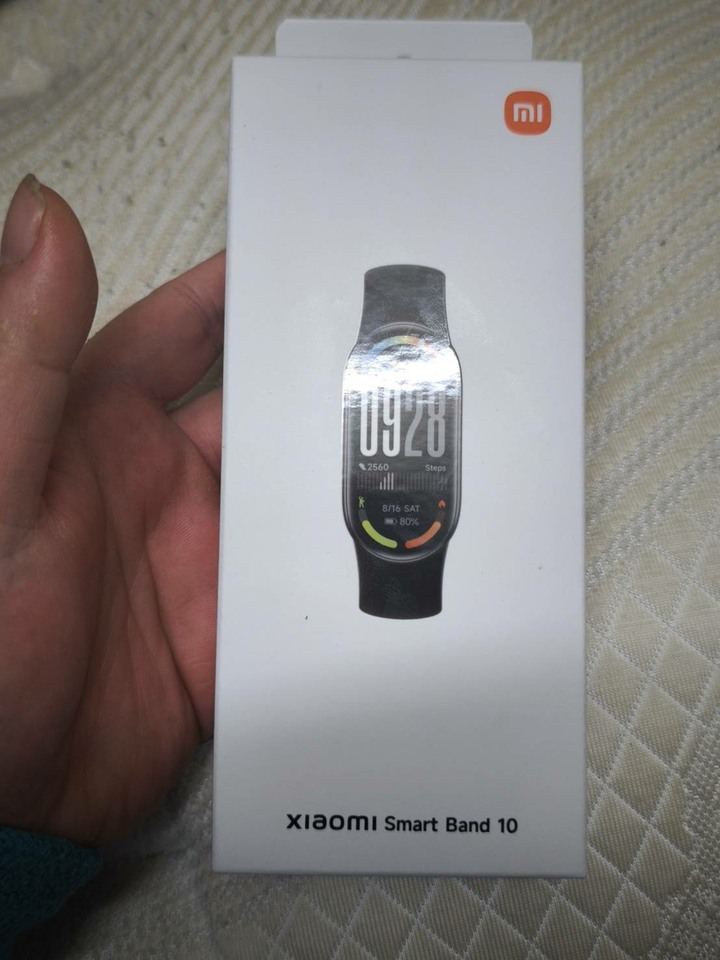 全新未拆的 Xiaomi 手環 10 午夜黑