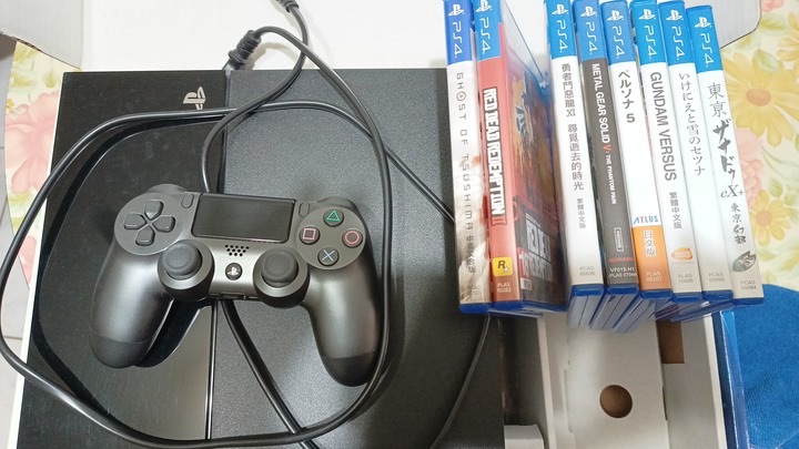 ps4+原廠手把+遊戲(二手)