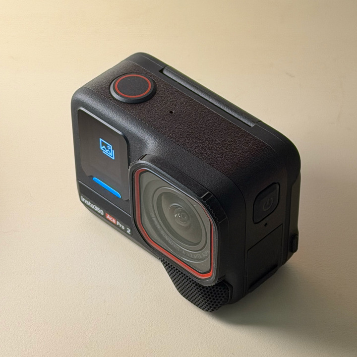 台北自售面交 2025 購入 Insta360 Ace Pro 2 街拍套裝（無盒裝少用極新，只出門 3 次）