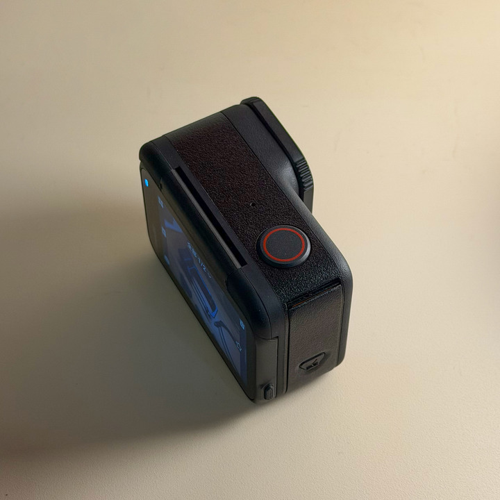 台北自售面交 2025 購入 Insta360 Ace Pro 2 街拍套裝（無盒裝少用極新，只出門 3 次）