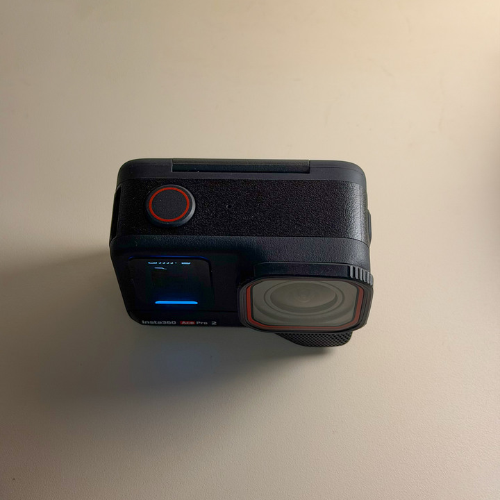 台北自售面交 2025 購入 Insta360 Ace Pro 2 街拍套裝（無盒裝少用極新，只出門 3 次）