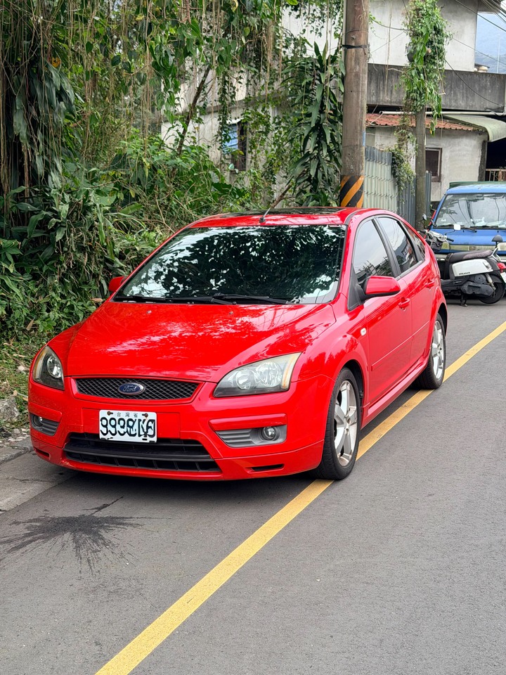 誠意出售 2005 Ford FOCUS 2.0 里程數18萬 無待修 無事故 無泡水 售價5萬8