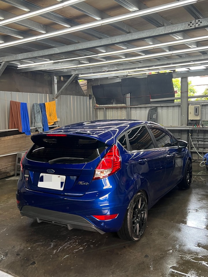 售2018 Ford Fiesta 1.0 里程四萬公里
