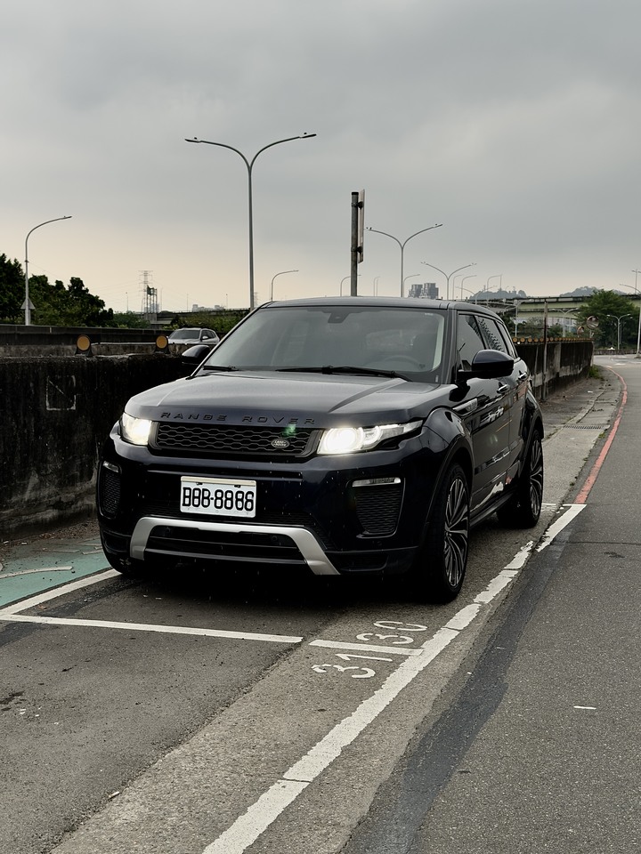 2015 Range Rover Evoque Si4 頂規運動版.黑化美學