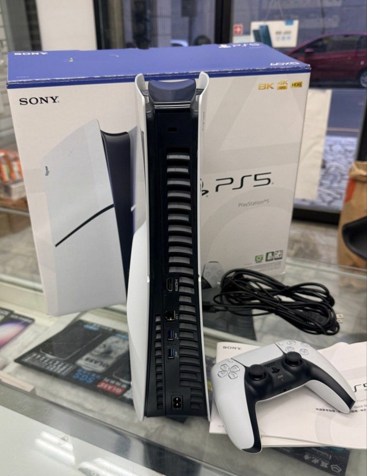SONY 索尼New PlayStation 5 光碟版主機(PS5 Slim)(CFI-2018A01)