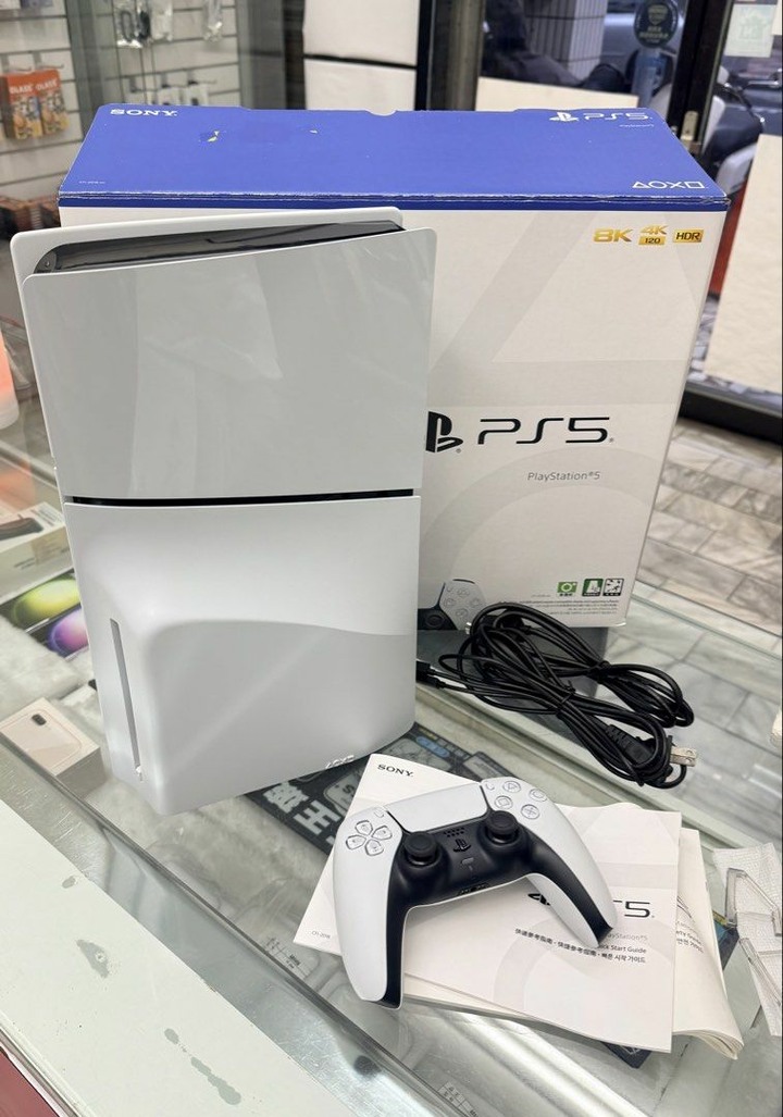 SONY 索尼New PlayStation 5 光碟版主機(PS5 Slim)(CFI-2018A01)