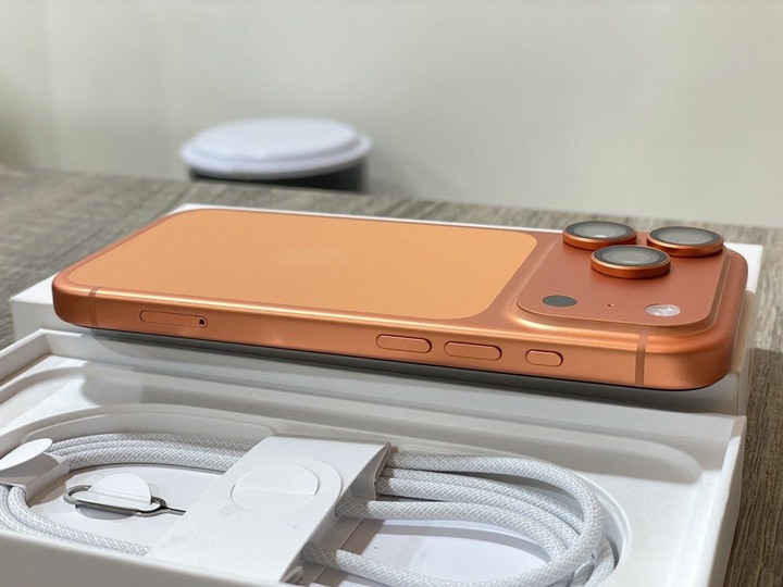 急售二手Iphone 17 pro 256g橘????98%附盒+線（沒用過）