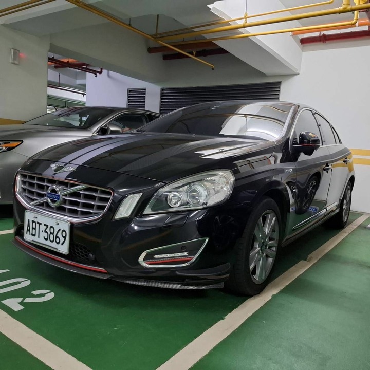 [自售] 2013 VOLVO S60 T4 黑色 