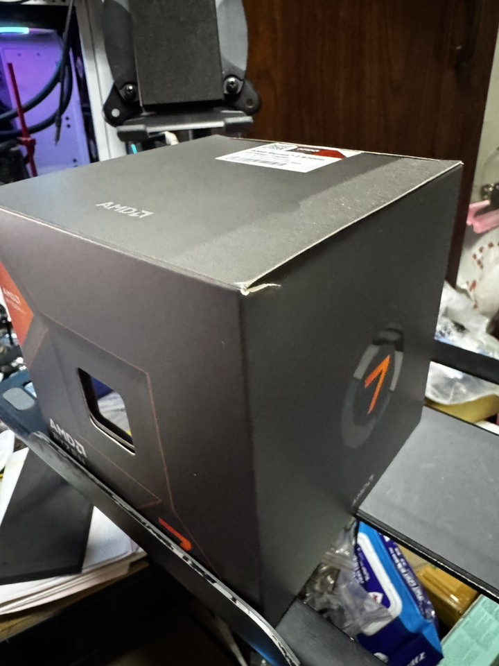 AMD Ryzen 7-8700G 4.2GHz 8核心(盒)
