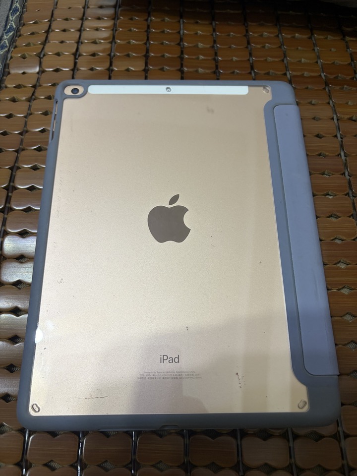 售 二手 iPad 6 32G 含觸控筆