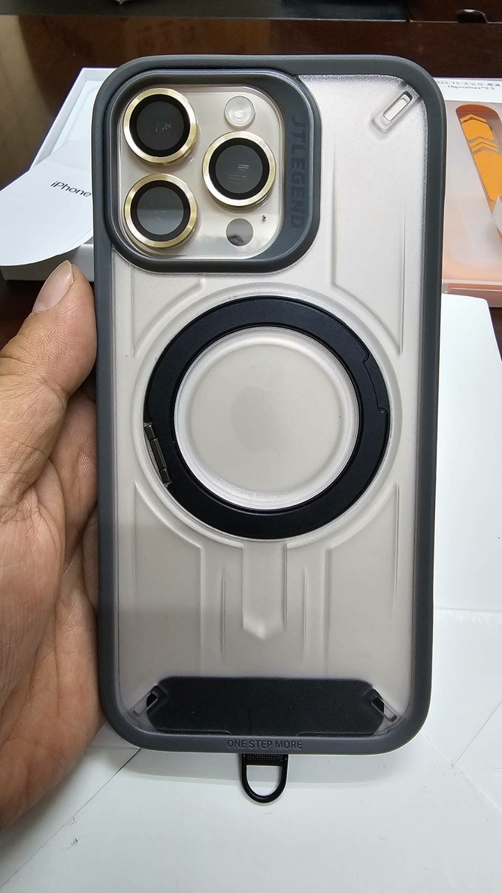 iPhone 16 Pro Max 沙漠金~二手 電量97%