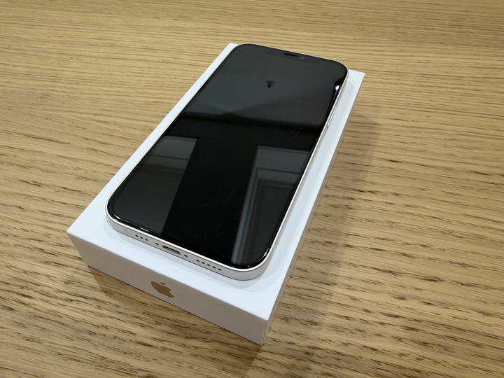 iPhone 12 128G 白色