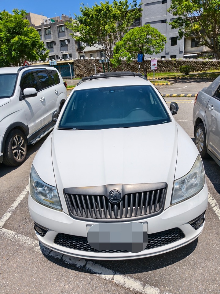 2012 skoda Octavia combi 1.6TDI 里程多便宜賣82000稅金已繳