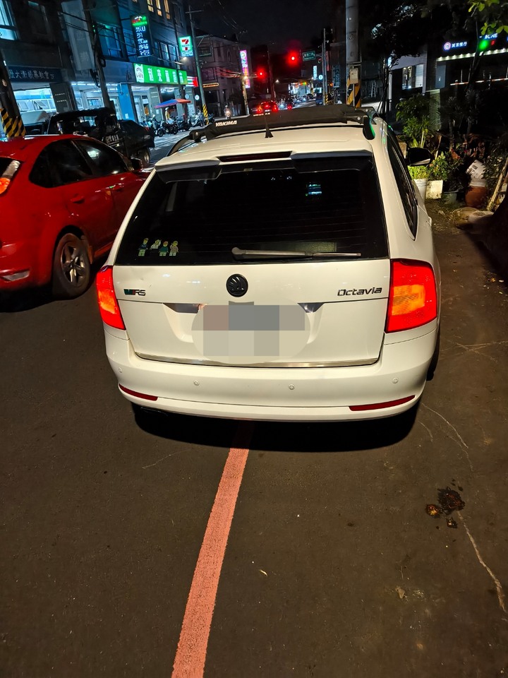 2012 skoda Octavia combi 1.6TDI 里程多便宜賣82000稅金已繳
