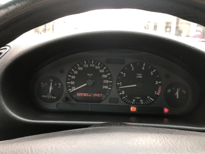 1997年318 I S