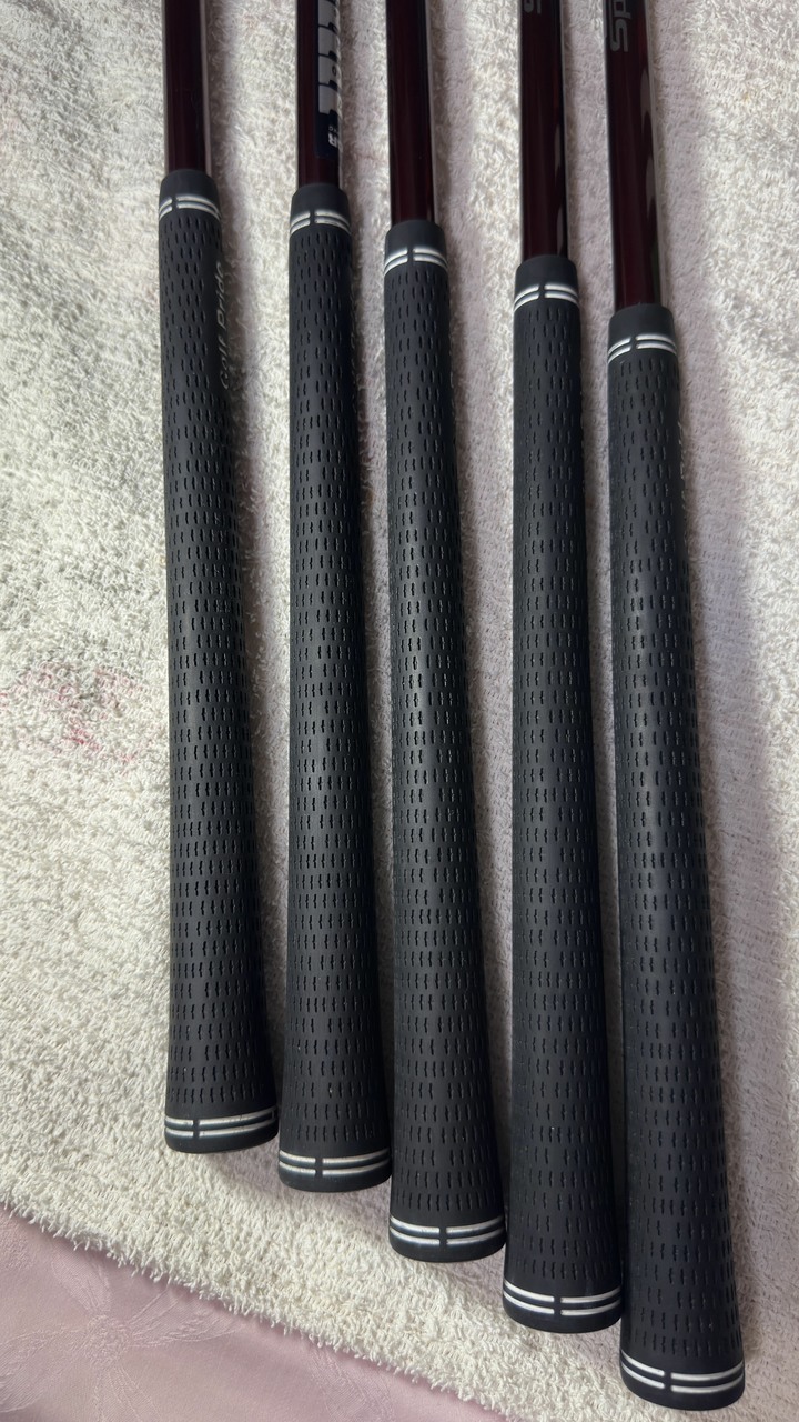 日本 PRGR RS RED碳纖維鐵桿組