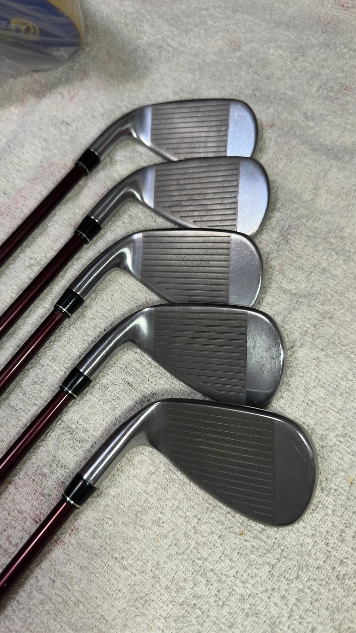 日本 PRGR RS RED碳纖維鐵桿組