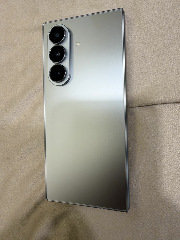 Samsung Z fold 7 256gb
