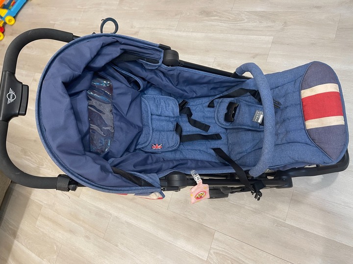 八成新-荷蘭《EASYWALKER》MINI Buggy XS 嬰兒摺疊手推車/傘推車 mini cooper