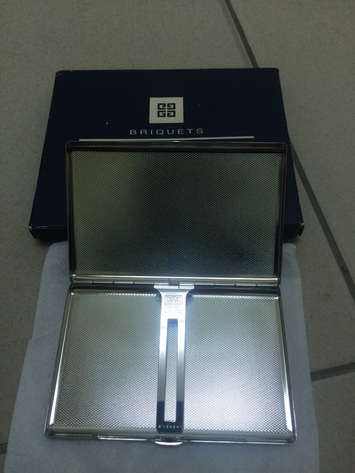 GIVENCHY 菸盒 經典 LOGO