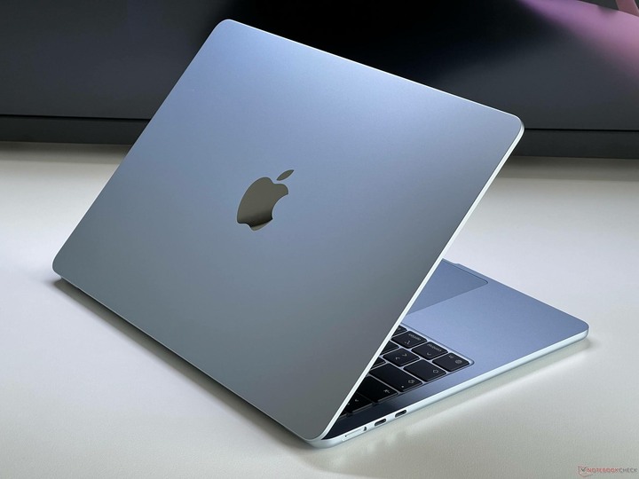 近新保固內15 吋 Macbook air m5 24/512 銀