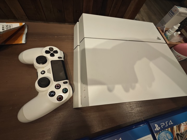 PS4 500G 含7片遊戲光碟
