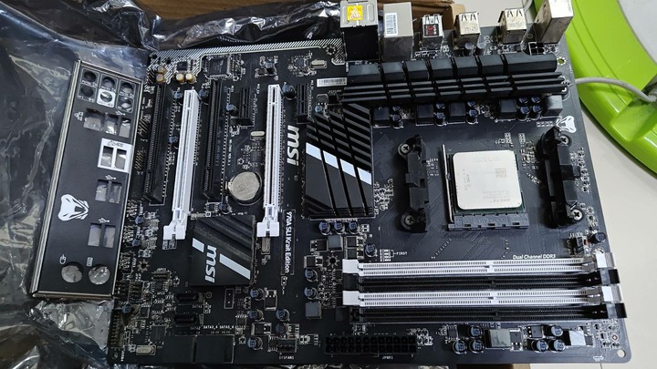 MSI 970A SLI Krait Edition + FX 8320E