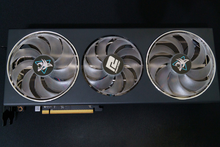撼訊 hellhound RX7800XT 16GB