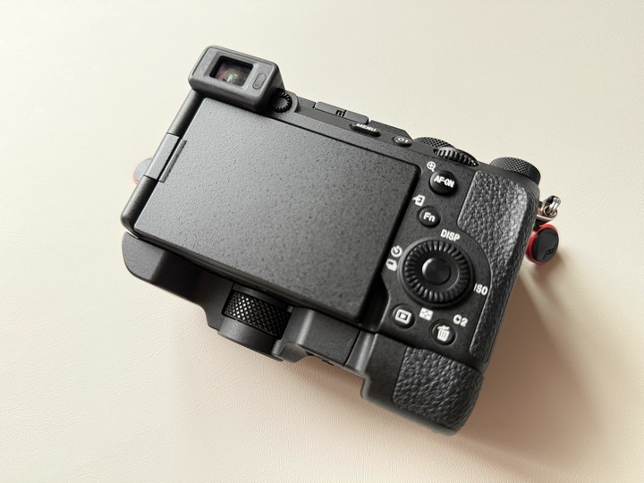 Sony A7C2 黑+原廠延伸握把