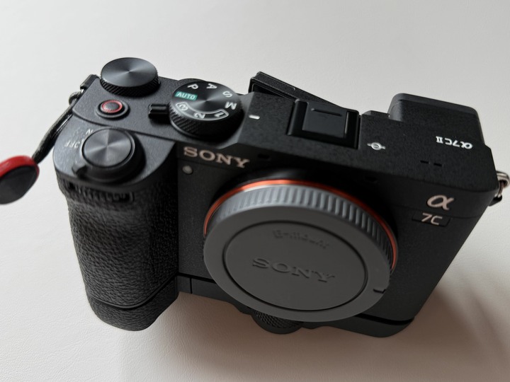 Sony A7C2 黑+原廠延伸握把