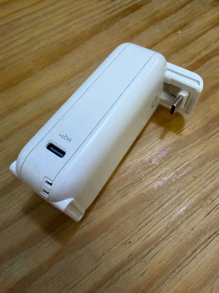 MOZTECH 太空艙 口袋行動電源，白色TYPE C版