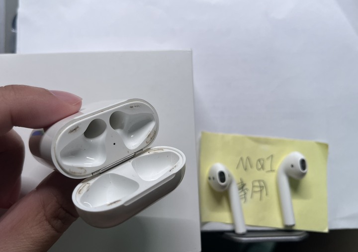 Airpods 2 充電盒 (雙耳機無續航)