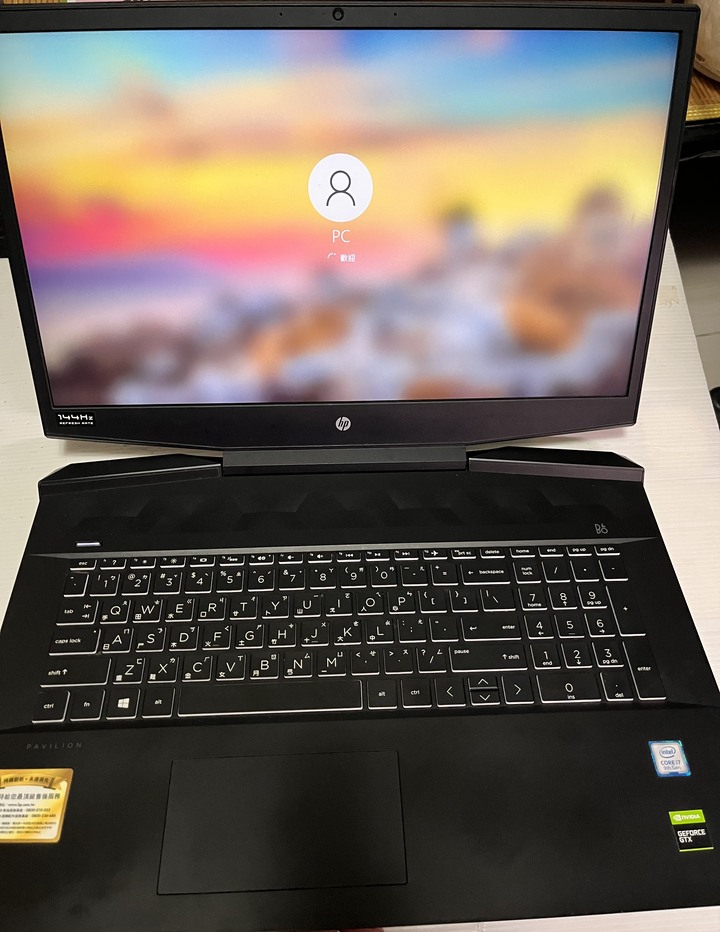 HP 17吋 / i7 9750H / 1660Ti /144Hz 遊戲筆電
