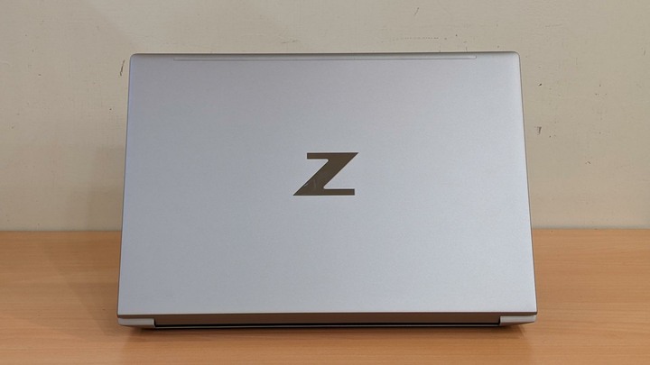 原廠保固 原廠外箱 9.9成新 HP ZBook Fury G10 繪圖工作站筆電
