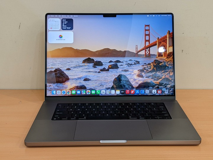 8成新 M1 MAX 64G 2T 電池88% 有保固 MacBook Pro16 英寸，2021 年 可遇不可求