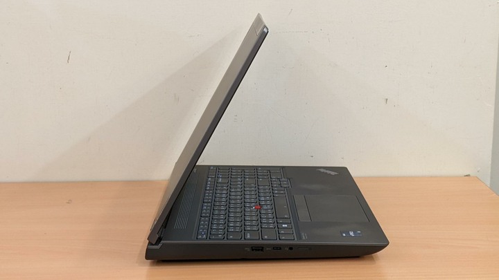 原廠保固 9成新 Lenovo ThinkPad P16 Gen1 4K 觸控螢幕 16G專業繪圖卡 RTX A5500