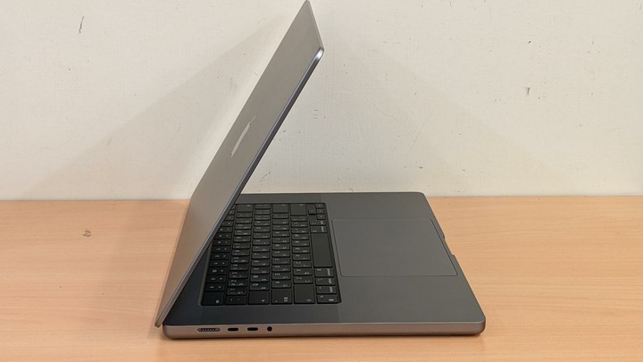 M1 Pro 32G 9成新 電池90% 有保固 MacBook Pro16 英寸，2021 年 太空灰 A2485