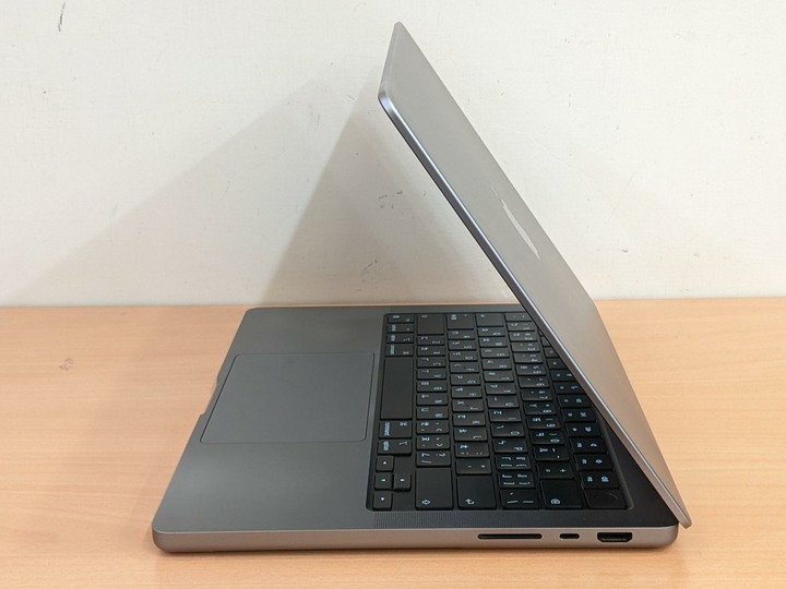 M1 Pro 14吋 8成新 電池83% 有保固 MacBook Pro14 英寸，2021 年 太空灰 A2442