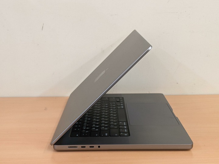 M1 Pro 16吋 8成新 電池85% 有保固 MacBook Pro16 英寸，2021 年 太空灰 A2485