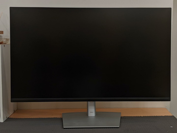 Dell 32 4K顯示器 - P3223QE 高階4K 商用螢幕 可升降旋轉
