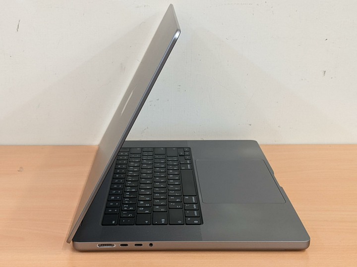 M1 Pro 16吋 8成新 電池88% 有保固 MacBook Pro16 英寸，2021 年 太空灰 A2485