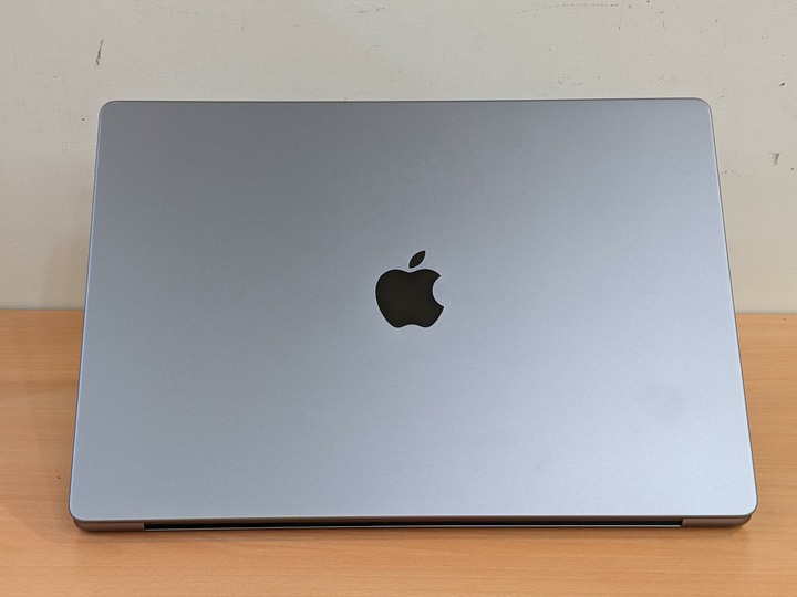 9.5成新 M1 Pro 32G 電池100% 有保固 MacBook Pro16 英寸，2021 年 太空灰 A2485