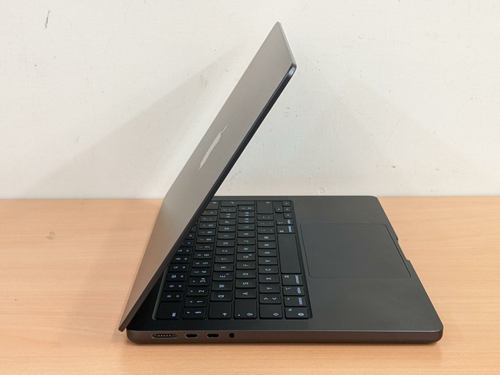 48G記憶體 M4 Pro 14吋 9成新 電池100% 有保固 MacBook Pro14 英寸，2024 年 太空灰 A3401