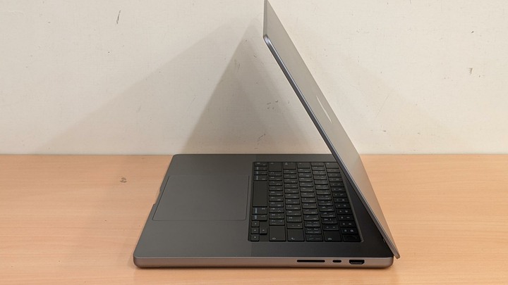 M1 Pro 32G 9成新 電池90% 有保固 MacBook Pro16 英寸，2021 年 太空灰 A2485