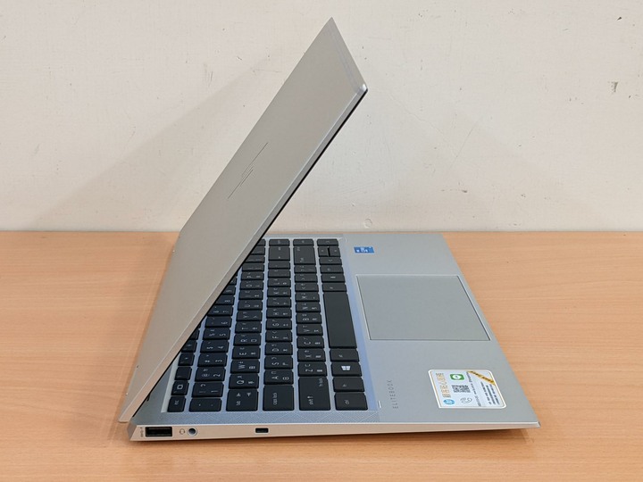9成新 HP EliteBook X360 1040 G8 觸控翻轉筆電