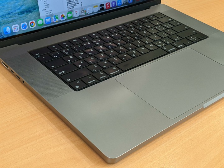 M1 Pro 16吋 8成新 電池88% 有保固 MacBook Pro16 英寸，2021 年 太空灰 A2485