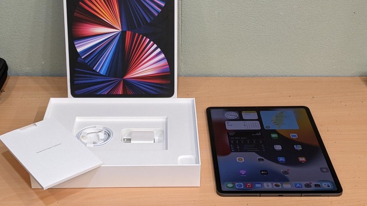 9.8成新M1 iPad Pro 5代 256G 12.9吋 盒裝 WIFI+LTE
