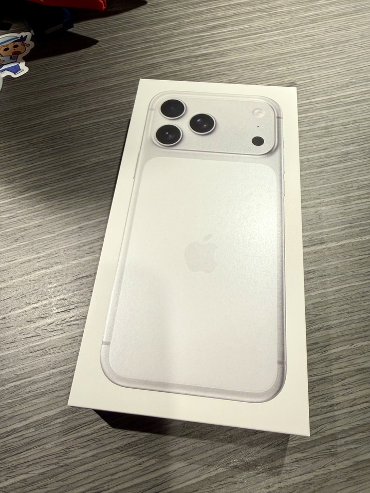 iPhone 17 Pro Max 2TB 銀色