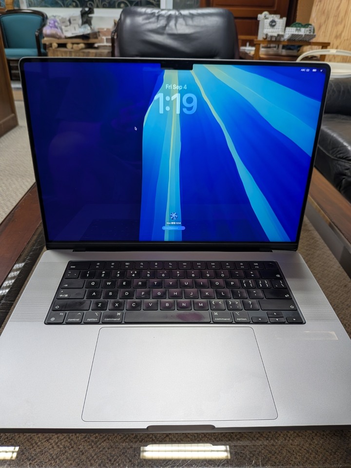 macbook pro M1 32gb 512mb 