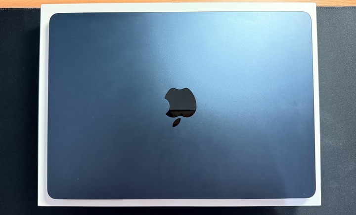 Apple MacBook Air M2 8g/256gb 午夜色